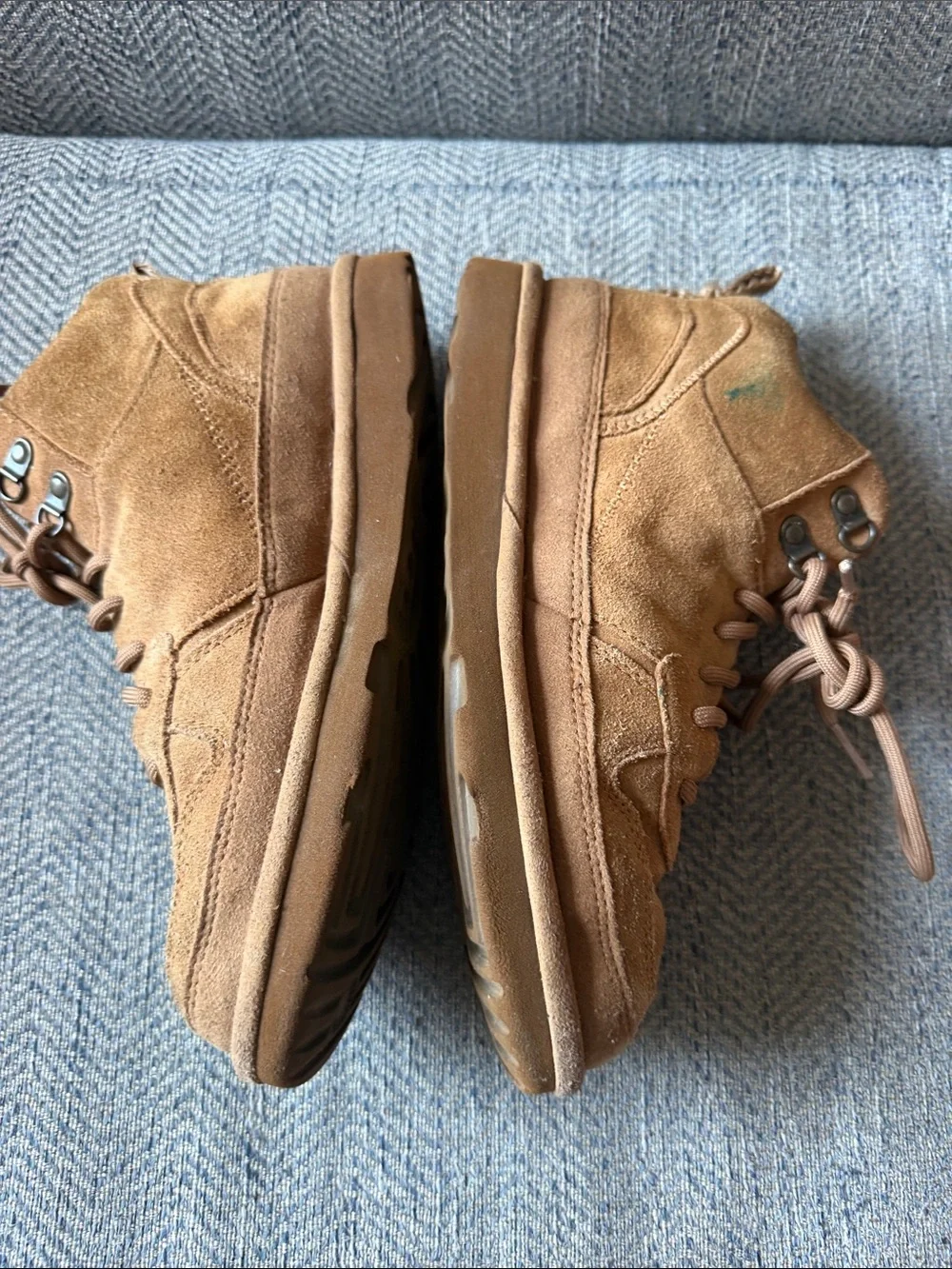 UGG Unisex-Child K Highland Hi Heritage Sneaker Size: 5